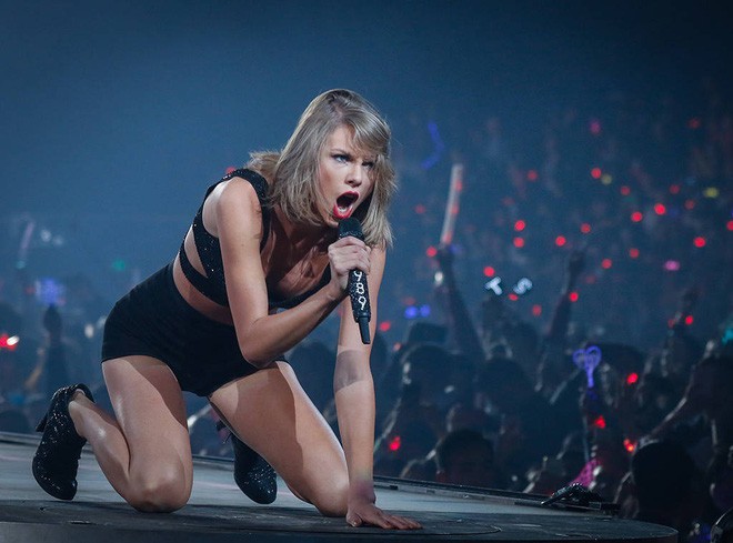 Lọt top 10 mỹ nhân đẹp nhất 2017, Taylor Swift bật mí thêm mẹo giữ dáng đơn giản ai cũng có thể làm được - Ảnh 11.