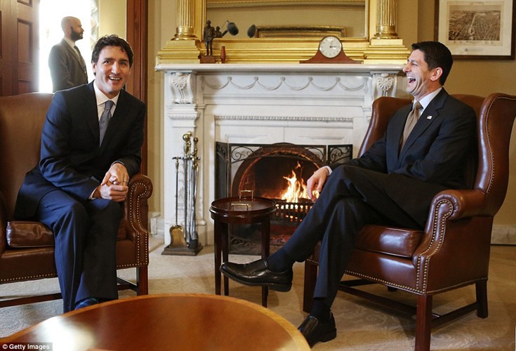 Đi công du tới đâu, Thủ tướng Justin Trudeau cũng phong thái ngời ngời, thu hút mọi ánh nhìn từ mọi người - Ảnh 11. Đi công du tới đâu, Thủ tướng Justin Trudeau cũng phong thái ngời ngời, thu hút mọi ánh nhìn từ mọi người - Ảnh 11.