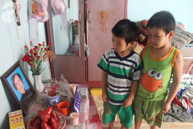 Người mẹ bán vé số vừa thất lạc đứa con út 3 tuổi đang mưu sinh nuôi 11 đứa con giữa Sài Gòn - Ảnh 12.