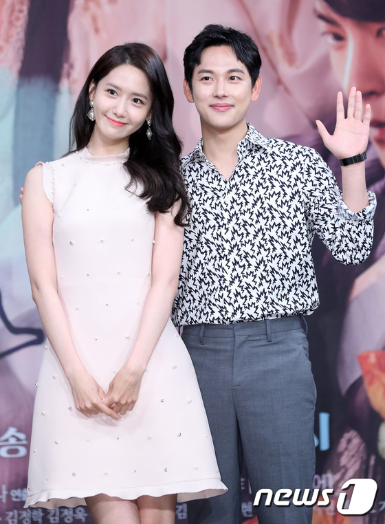 Yoona lộ tấm lưng trần trắng nõn, Im Siwan lọt thỏm vì bị cả nữ chính và nam thứ dìm - Ảnh 14.