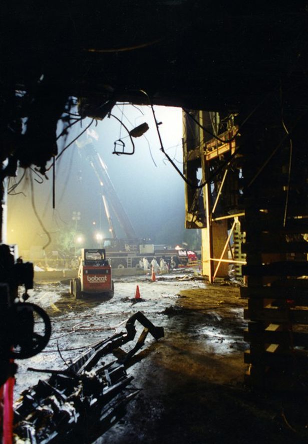 Những hình ảnh về Lầu Năm Góc lần đầu tiên được công bố sau thảm họa 11/9 - Ảnh 12.
