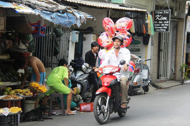 Nước mắt người cha rong ruổi khắp Sài Gòn, bán hết đồ đạc trong nhà nuôi hi vọng tìm hai đứa con mất tích - Ảnh 14.
