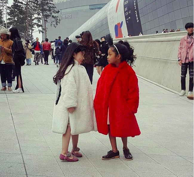 Fashionista nhí cũng lên đồ kĩ và chất không kém tại Tuần lễ thời trang Seoul - Ảnh 16.