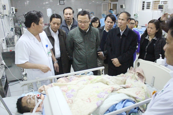 Xe khách lao xuống vực ở Lào Cai: Tất cả nạn nhân đều là người một nhà - Ảnh 3.