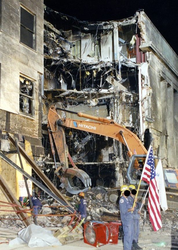 Những hình ảnh về Lầu Năm Góc lần đầu tiên được công bố sau thảm họa 11/9 - Ảnh 3.