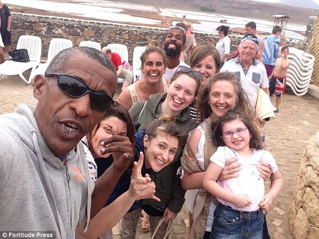 &Ocirc;ng bố 5 con giống hệt Obama - Ảnh 3.