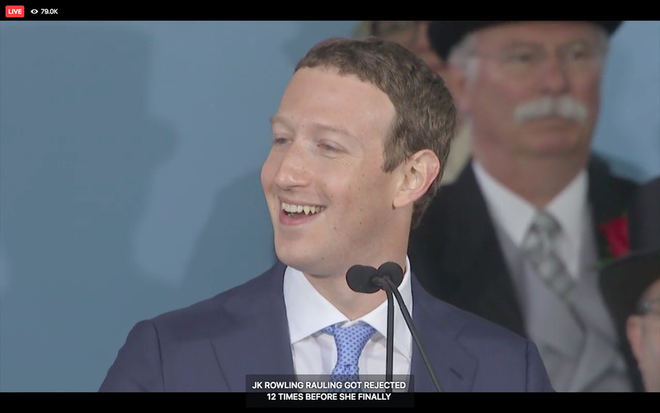 Mark Zuckerberg biểu diễn tính năng chuyển giọng nói thành văn bản để livestream diễn văn Tốt nghiệp, kết quả thì ôi thôi thảm họa không tin được - Ảnh 3.