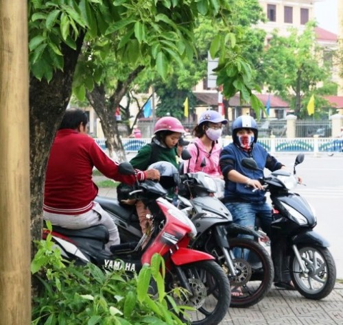 Huế: Người d&acirc;n mặc &aacute;o ấm ra đường giữa... m&ugrave;a h&egrave; - Ảnh 3.