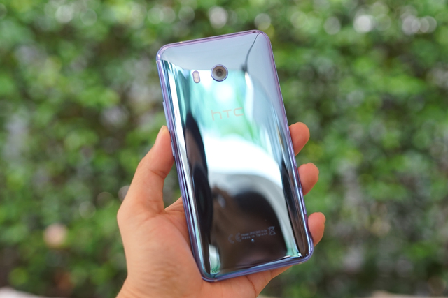 Smartphone có tính năng bóp viền cảm ứng HTC U11 chính thức ra mắt tại thị trường Việt Nam, giá gần 17 triệu đồng - Ảnh 3.