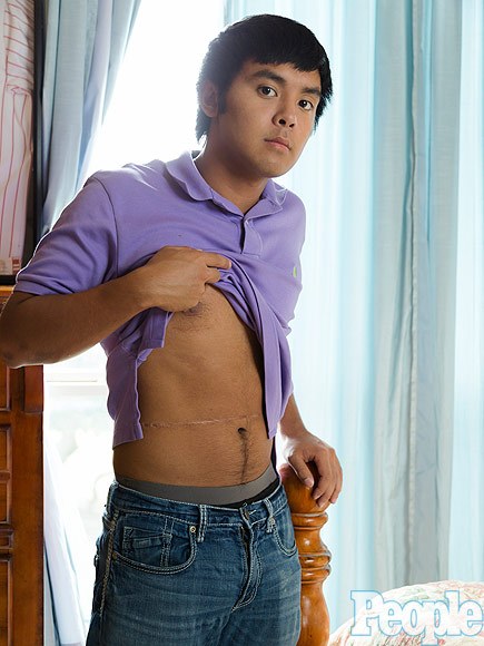 Tho&aacute;t chết sau 6 nh&aacute;t dao oan nghiệt của bố ruột, 10 năm sau cậu b&eacute; n&oacute;i một c&acirc;u khiến ai cũng nghẹn ng&agrave;o - Ảnh 3.