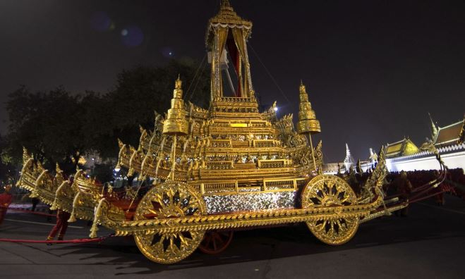 Những bí mật linh thiêng về đám tang Quốc vương Thái Lan Bhumibol Adulyadej - Ảnh 3.