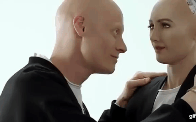 Tiết lộ: V&igrave; sao robot Sophia th&ocirc; v&agrave; xấu, kh&ocirc;ng đẹp như Jia Jia của Trung Quốc? - Ảnh 3.