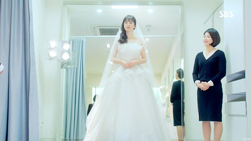 Nhà thiết kế Hanbok bật mí xiêm y trong ngày cưới của “cô dâu tháng 10” Song Hye Kyo? - Ảnh 3.