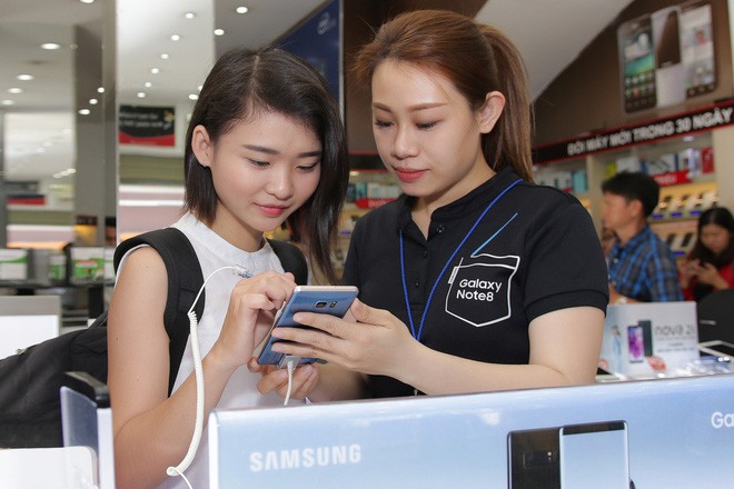 Khách hàng Việt đã được trên tay Galaxy Note FE: lượng đặt hàng lên tới 20.000, màu xanh Blue Coral nổi trội - Ảnh 2.