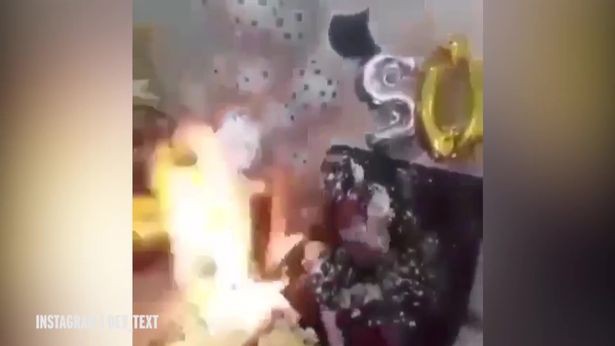 Clip tai nạn kinh ho&agrave;ng trong sinh nhật: C&ocirc; g&aacute;i bị bỏng sau khi bọt tuyết phun đầy người bắt lửa ch&aacute;y dữ dội - Ảnh 4.