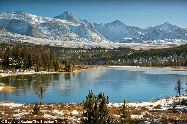 Hồ nước đóng băng ở Siberia phát ra âm thanh đáng sợ, tựa như ngoài hành tinh - Ảnh 3.