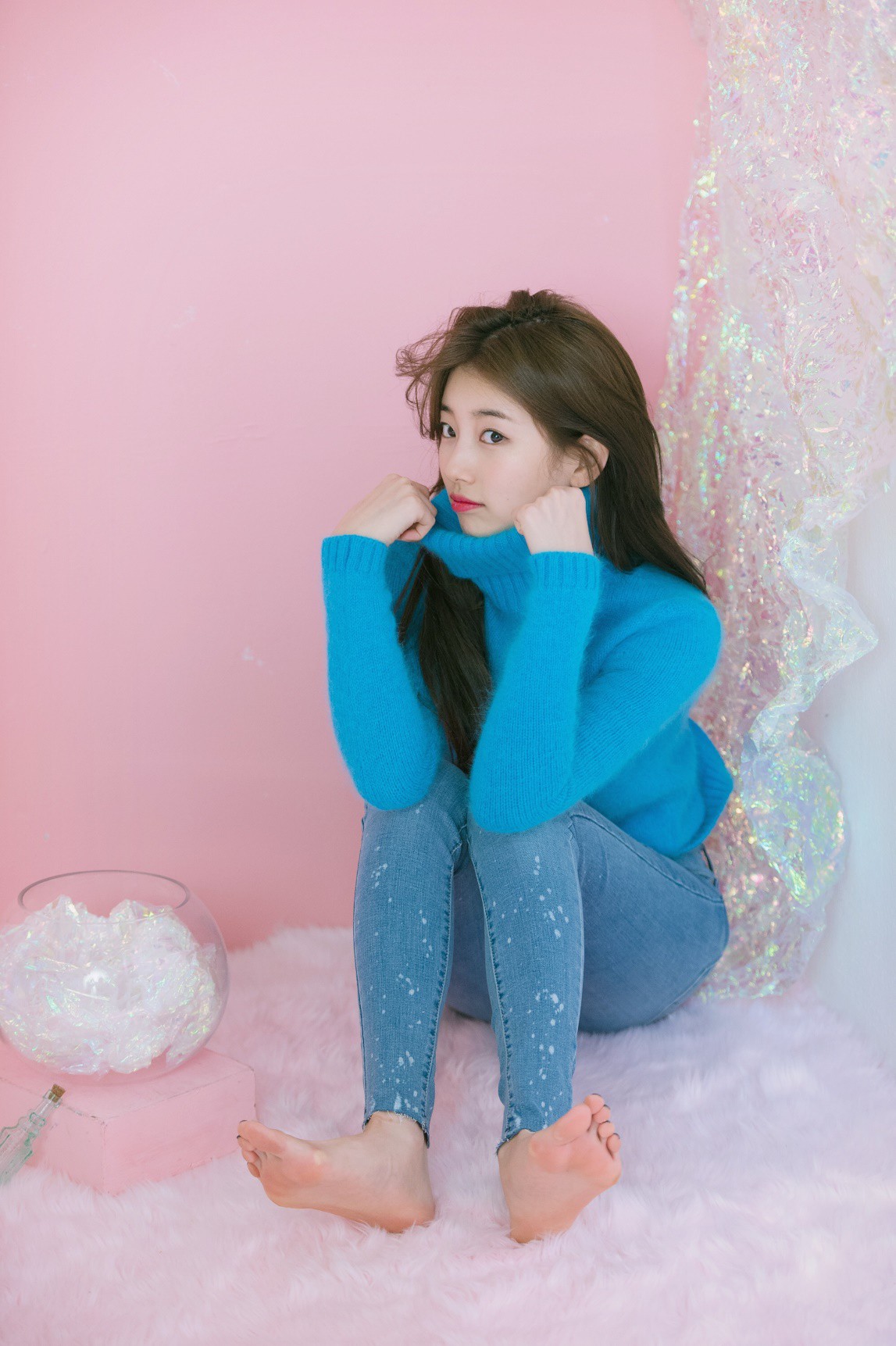 Chia tay Lee Min Ho, Suzy ngày càng đẹp đến mức ngẩn ngơ trong loạt hình hậu trường - Ảnh 22.