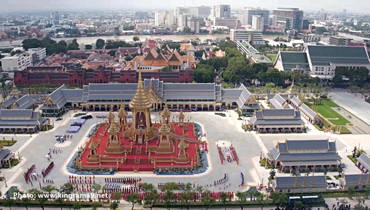 Thái Lan: Thi hài cố quốc vương được đưa vào tháp hỏa táng - Ảnh 24.