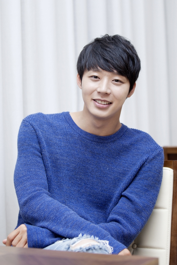 Fan vỡ &ograve;a trong hạnh ph&uacute;c khi Park Yoo Chun được kết luận trắng &aacute;n - Ảnh 4.