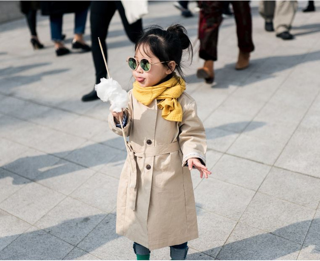 Cứ mỗi mùa Seoul Fashion Week đến, dân tình lại chỉ ngóng xem street style vừa cool vừa yêu của những fashionista nhí này - Ảnh 4.