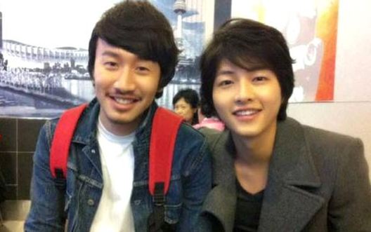 Mải chúc mừng đôi Song - Song, người ta đã quên mất có một “nam chính” Lee Kwang Soo bên đời Song Joong Ki như thế! - Ảnh 4.