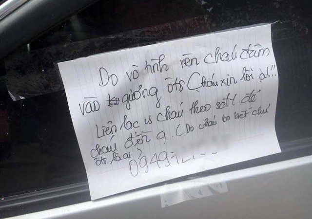 Bị va quệt xước xe, nhưng chủ xe kh&ocirc;ng thể giận v&igrave; một mảnh giấy để lại - Ảnh 4.
