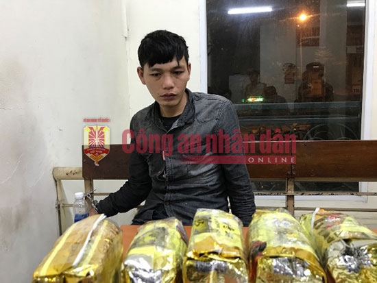 Triệt xóa đường dây ma túy cực lớn từ Nghệ An ra Hà Nội, bắt 4 đối tượng, thu giữ 10kg ma túy đá - Ảnh 4.