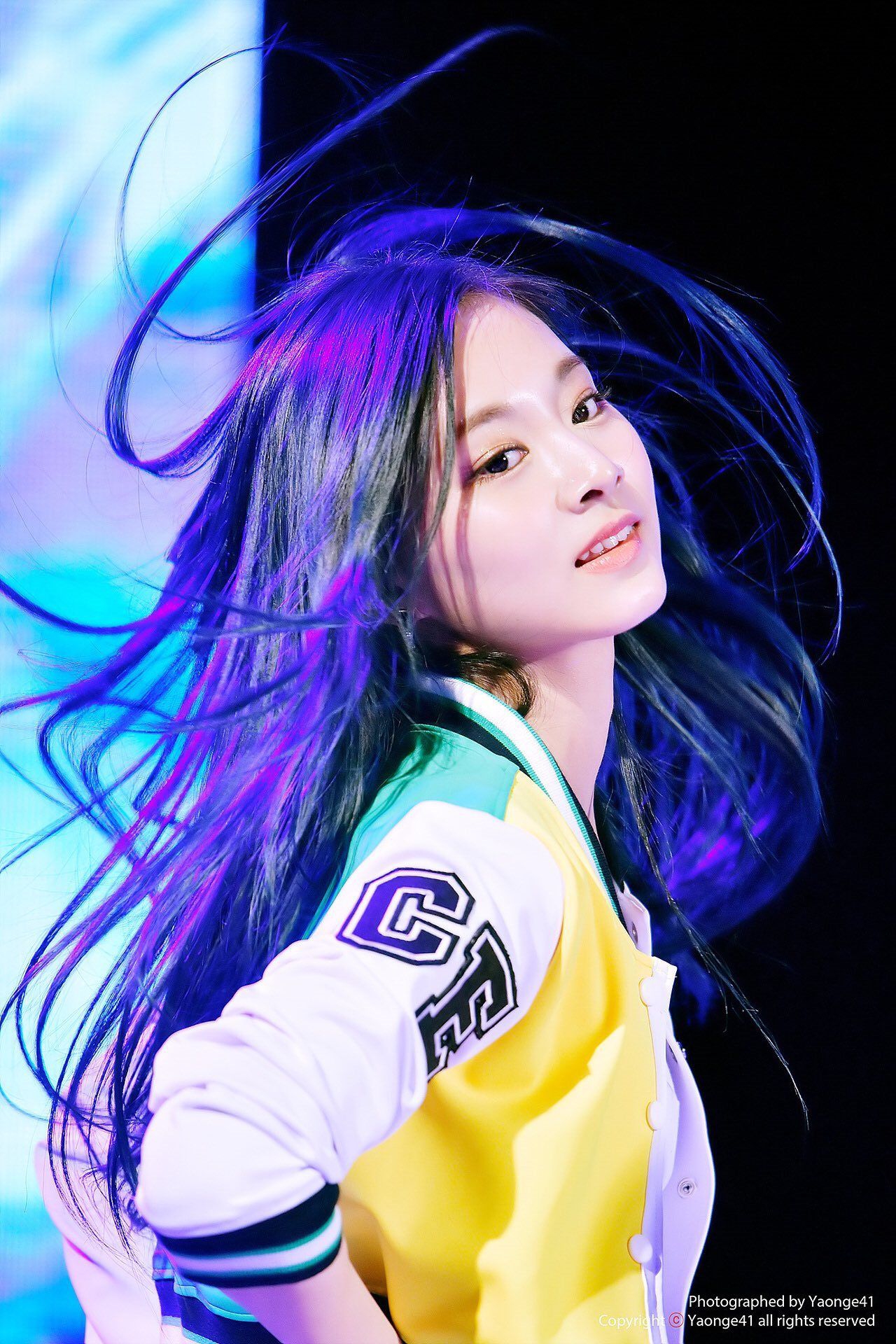 Tzuyu - Nữ thần hất tóc và những khoảnh khắc đẹp lung linh mê hoặc người nhìn - Ảnh 4.
