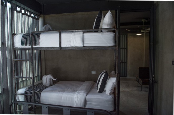  B&ecirc;n trong nh&agrave; t&ugrave; đặc biệt, phải trả tiền mới được v&agrave;o ở Bangkok - Ảnh 4.