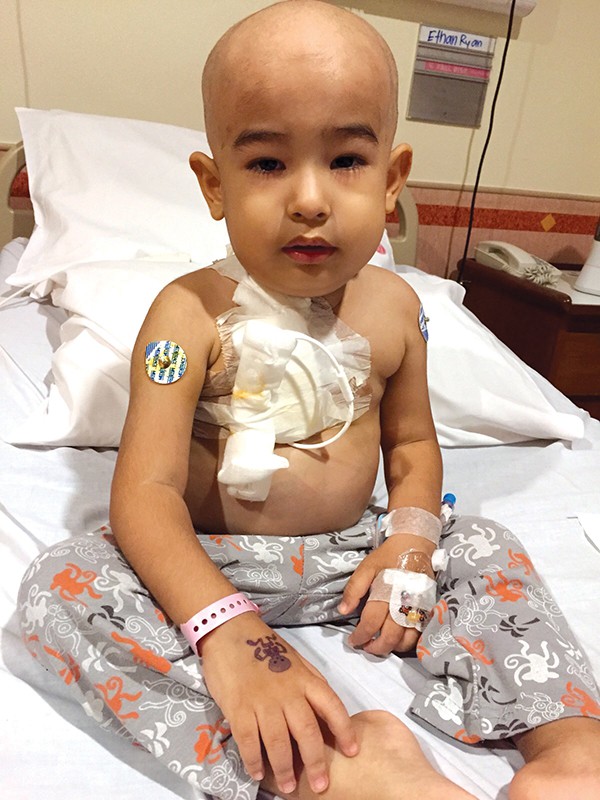 Phát hiện con trai mắc bệnh ung thư máu chỉ từ những triệu chứng ho, sốt thông thường - Ảnh 4.