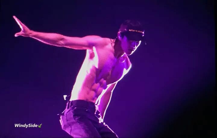 Fan khô máu vì sân khấu 6 múi đẹp như tượng tạc của Sehun (EXO) - Ảnh 4. Fan khô máu vì sân khấu 6 múi đẹp như tượng tạc của Sehun (EXO) - Ảnh 4.