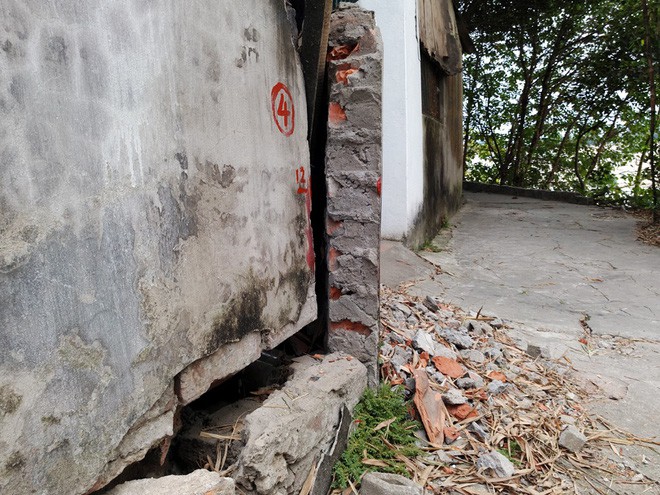 Hà Nội: Vết nứt chạy dài dưới chân cầu Đuống, người dân phải bỏ nhà di tản vì lo sợ hà bá nuốt chửng - Ảnh 4.