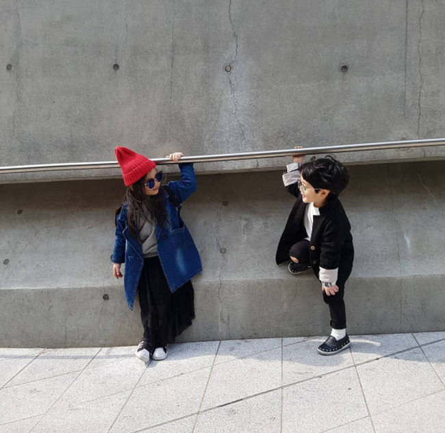 Cứ mỗi mùa Seoul Fashion Week đến, dân tình lại chỉ ngóng xem street style vừa cool vừa yêu của những fashionista nhí này - Ảnh 34.