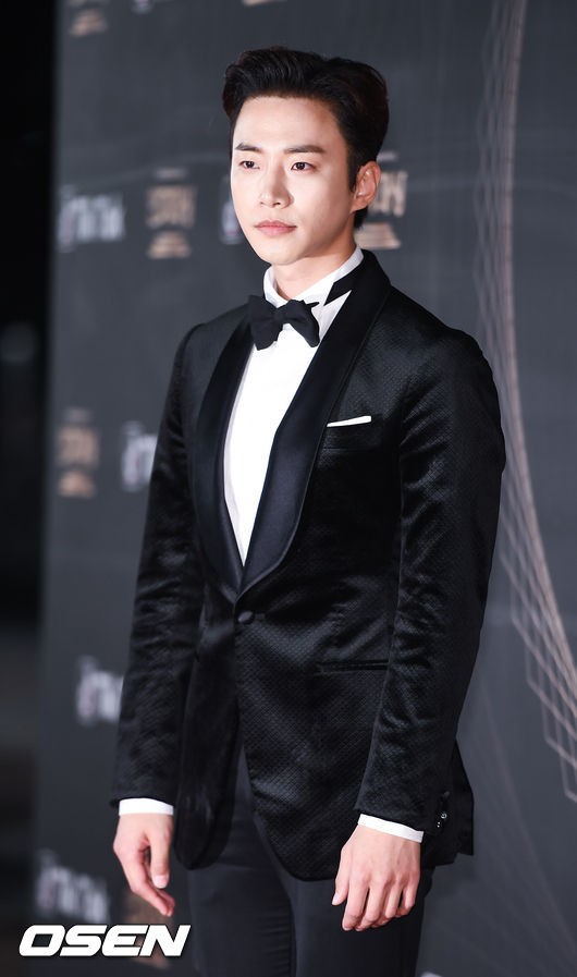 Thảm đỏ KBS Drama Awards: Kim Ji Won gây sốc.. vì quá đẹp, Jang Nara đọ sắc với Kim So Hyun và dàn chị đại không tuổi - Ảnh 40.