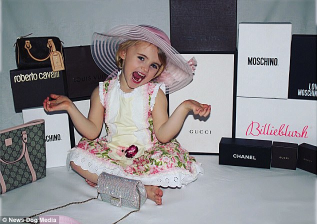 Mẹ trẻ chi bạo sắm đồ Louis Vuitton cho con gái diện gây tranh cãi - Ảnh 6.