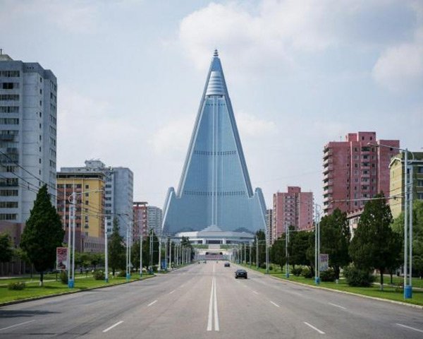 Chùm ảnh siêu thực hiếm có về thủ đô Triều Tiên - Ảnh 5.