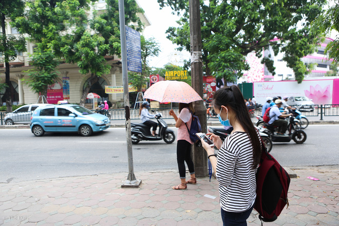 Tuyến đường Chùa Bộc – Đại Cồ Việt bỗng dưng bốc mùi hôi thối khó chịu - Ảnh 5.