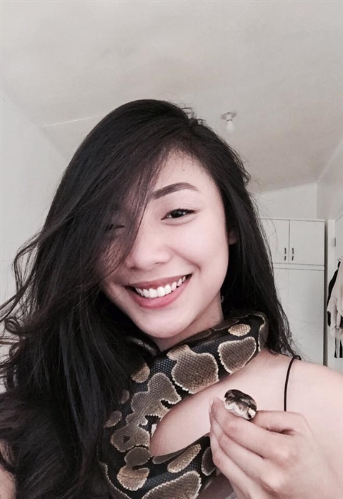 Cô giáo Philippines xinh đẹp gây chấn động vì… sở thích nguy hiểm - Ảnh 5.