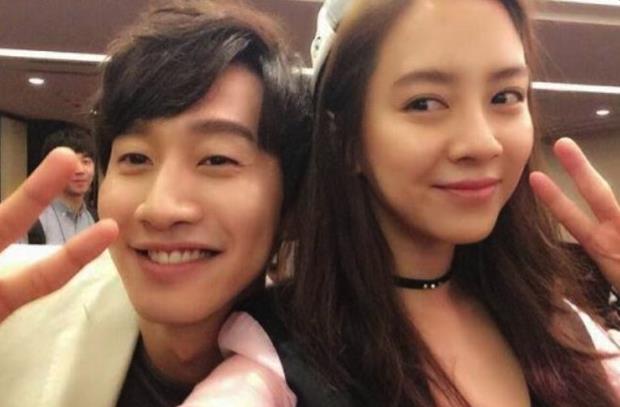 Không ngờ cặp chị em chí chóe Song Ji Hyo và Lee Kwang Soo lại có màn kết hợp sexy đến thế này! - Ảnh 12.