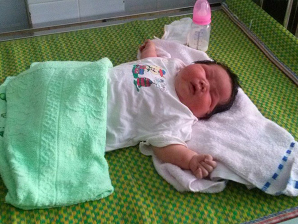 Câu chuyện thú vị về những em bé sơ sinh có cân nặng khổng lồ ở Việt Nam - Ảnh 5.