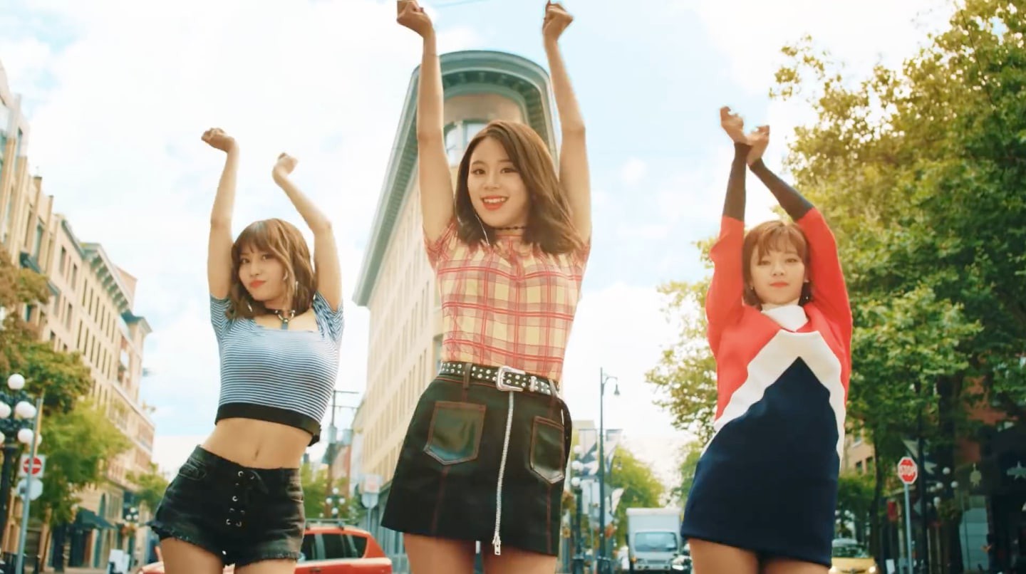 TWICE không nói thì fan cũng chẳng để ý những chi tiết này trong MV mới - Ảnh 5.
