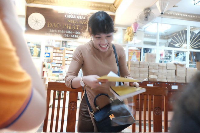 S&agrave;i G&ograve;n: Vợ dắt chồng, mẹ ẵm con g&aacute;i đi đăng k&yacute; hiến tạng cứu người - Ảnh 5.