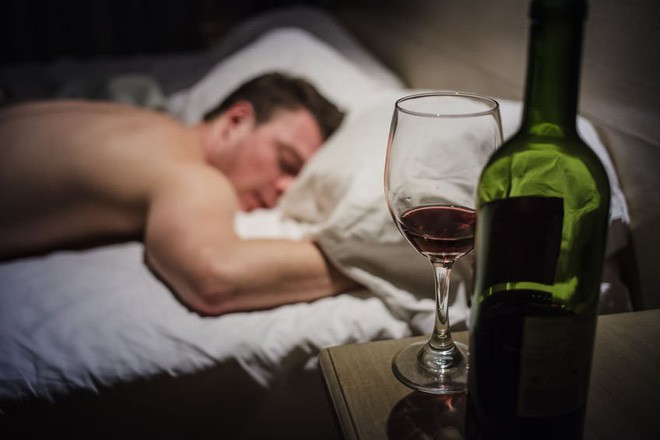 8 mẹo từ chuyên gia giấc ngủ giúp bạn thức dậy dễ dàng hơn vào mùa đông - Ảnh 5.