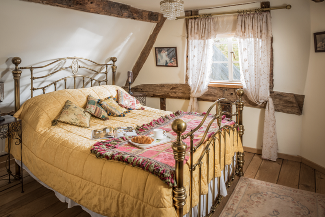 Vẻ đẹp kh&ocirc;ng thể cưỡng lại của ng&ocirc;i nh&agrave; như bước ra từ trong tranh - Ảnh 6.