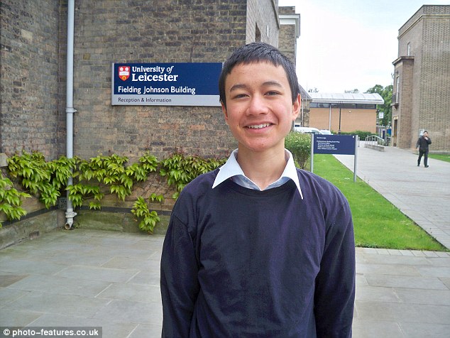 Mới 14 tuổi, cậu bé đã có công việc giảng dạy tại trường đại học danh tiếng bậc nhất nước Anh - Ảnh 3.