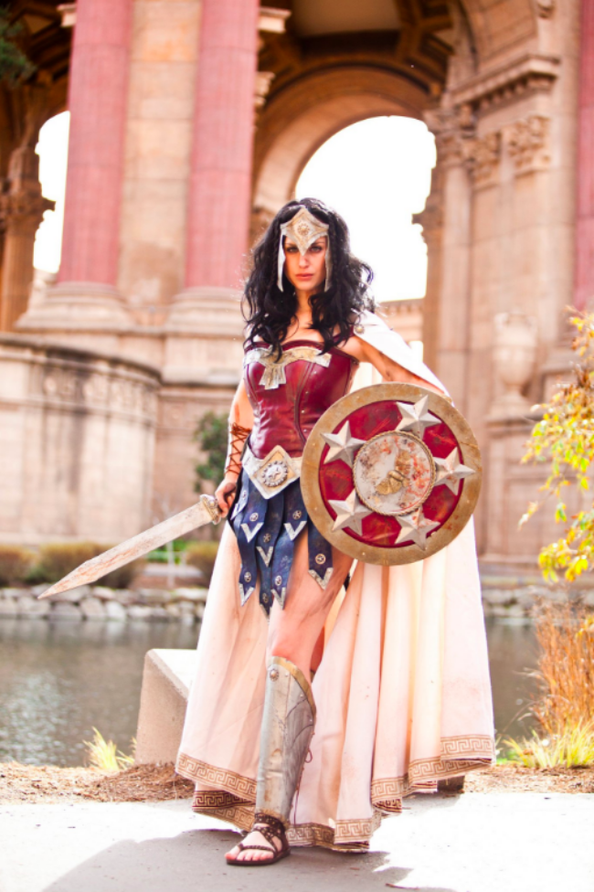 Ngắm dung nhan 14 cô gái cosplay Wonder Woman xinh lung linh như trong phim - Ảnh 11.