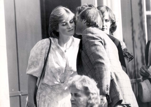 Trước khi chết, bà ngoại của Công nương Diana tiết lộ nàng có tính cách phức tạp, xin lỗi vì đã làm mối cho Charles - Ảnh 6.