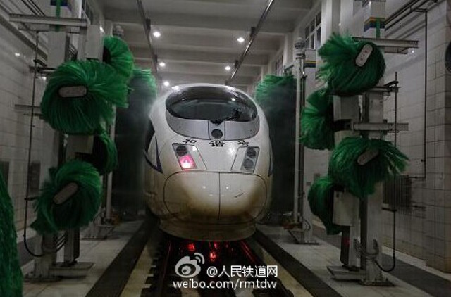 Sự thật từ chuyến tàu cao tốc Bắc Kinh - Thượng Hải: Khi số phận người dân Trung Quốc đứng bên bờ nguy hiểm - Ảnh 8.