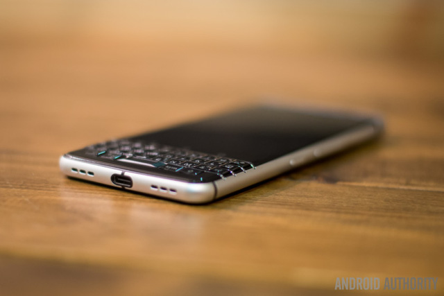 [MWC 2017] Trên tay BlackBerry KEYone - Chiếc smartphone cuối cùng do BlackBerry thiết kế - Ảnh 6.