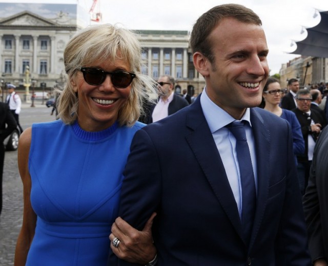 Chuyện tình của ứng viên Tổng thống Pháp 39 tuổi với người vợ 63 tuổi từng là giáo viên của ông - Ảnh 4.